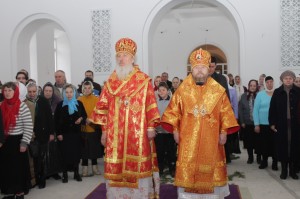 Совместное служение митрополита Тобольского Димитрия и епископа Ишимского Тихона в верхнем приделе Благовещенского собора, г. Тюмень, 25 апреля 2014 г.