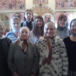 первые прихожане с иереем Алексием Симаковым